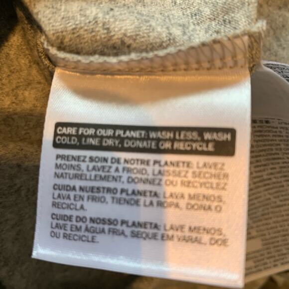 Levi’s logo perfect tee size small nwt - Picture 4 of 6